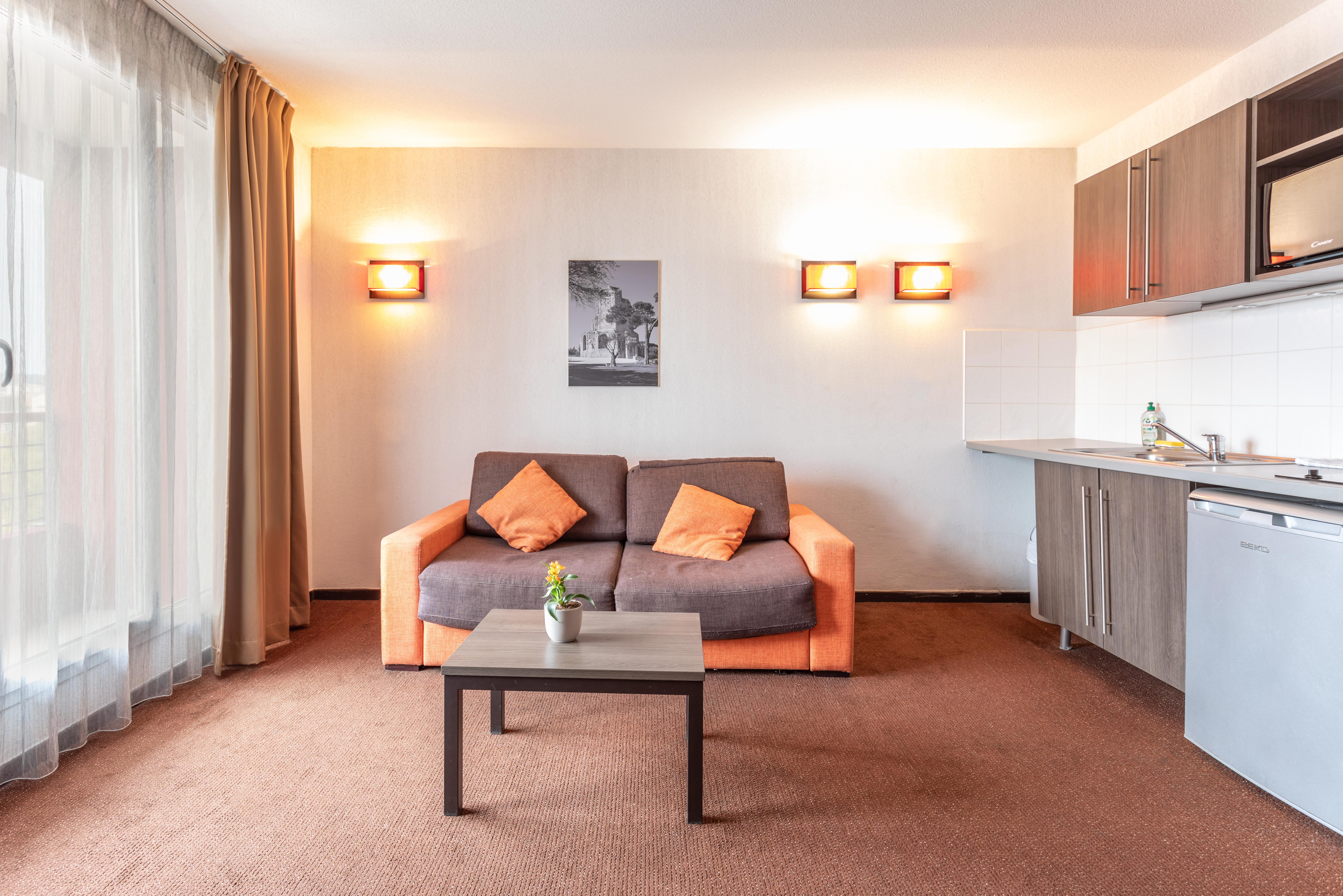 Zenitude Hôtel-Résidences Nîmes Centre Esterno foto