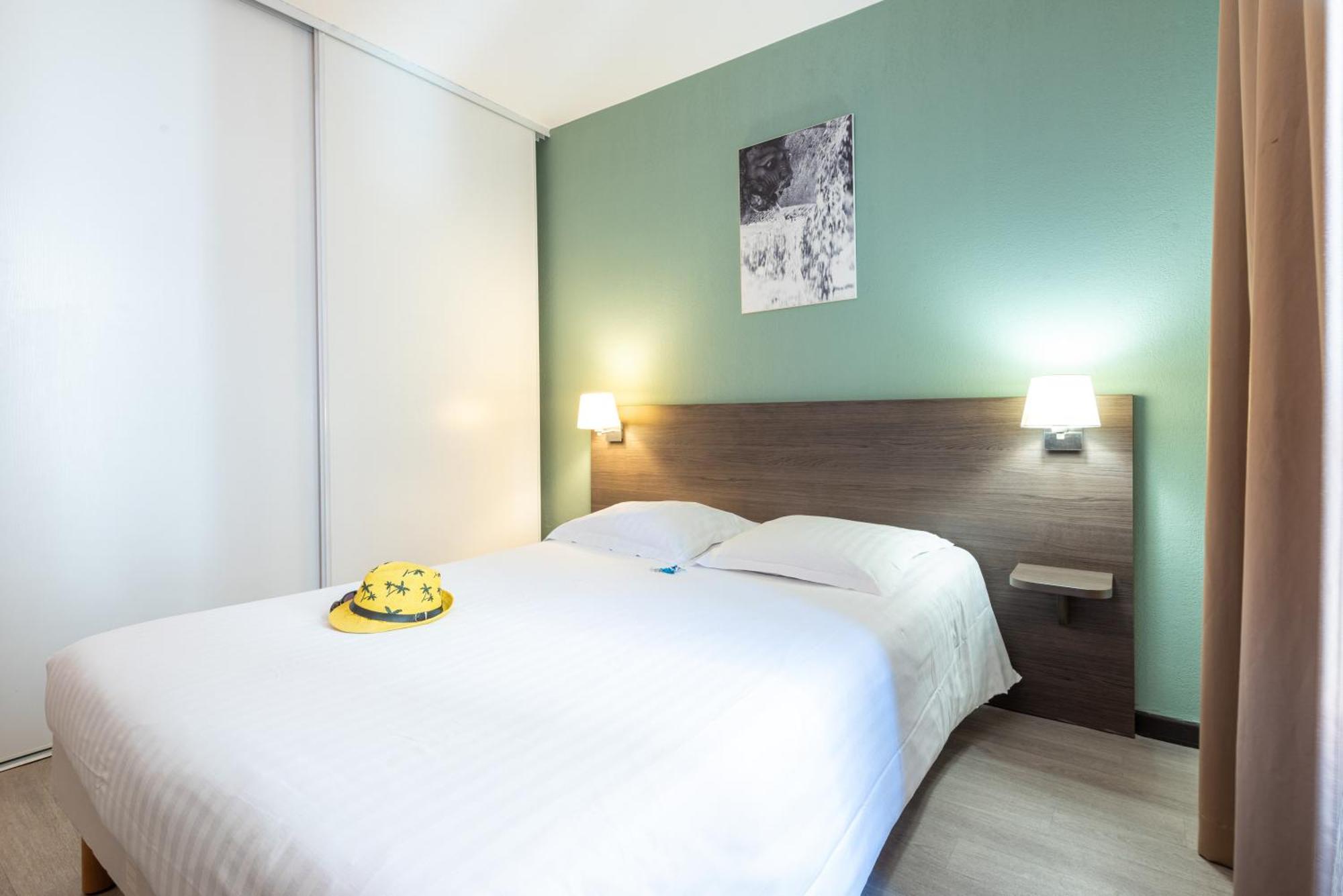 Zenitude Hôtel-Résidences Nîmes Centre Esterno foto